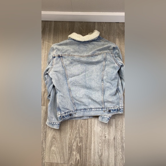 Levis Sherpa Denim Jacket - Picture 3 of 3
